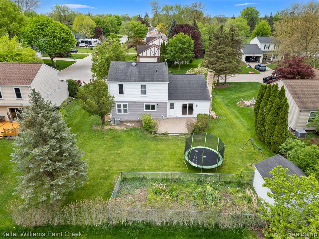 413 DALTON Drive, Rochester Hills, MI 48307 — Photo 34