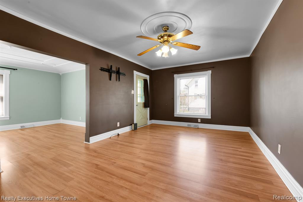 108 S WALKER Street, Capac, MI 48014 — Photo 8