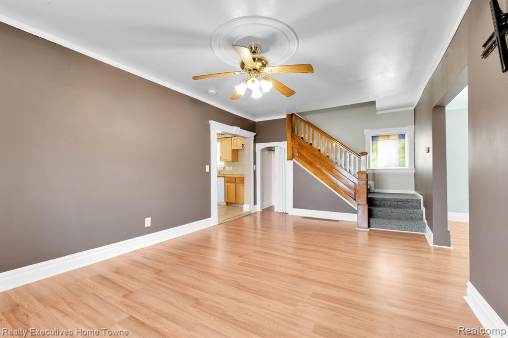 108 S WALKER Street, Capac, MI 48014 — Photo 9