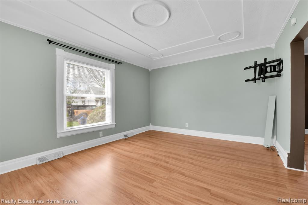 108 S WALKER Street, Capac, MI 48014 — Photo 13