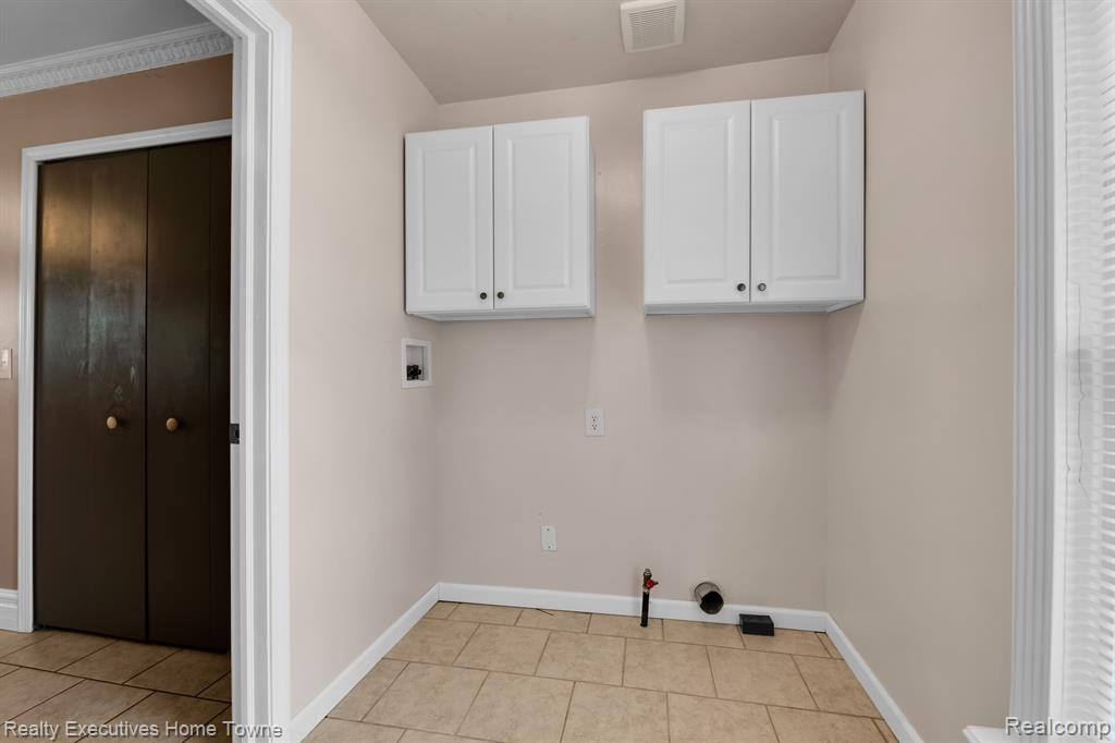 108 S WALKER Street, Capac, MI 48014 — Photo 14
