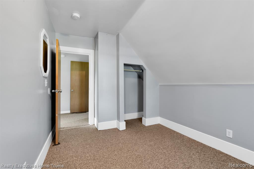 108 S WALKER Street, Capac, MI 48014 — Photo 17