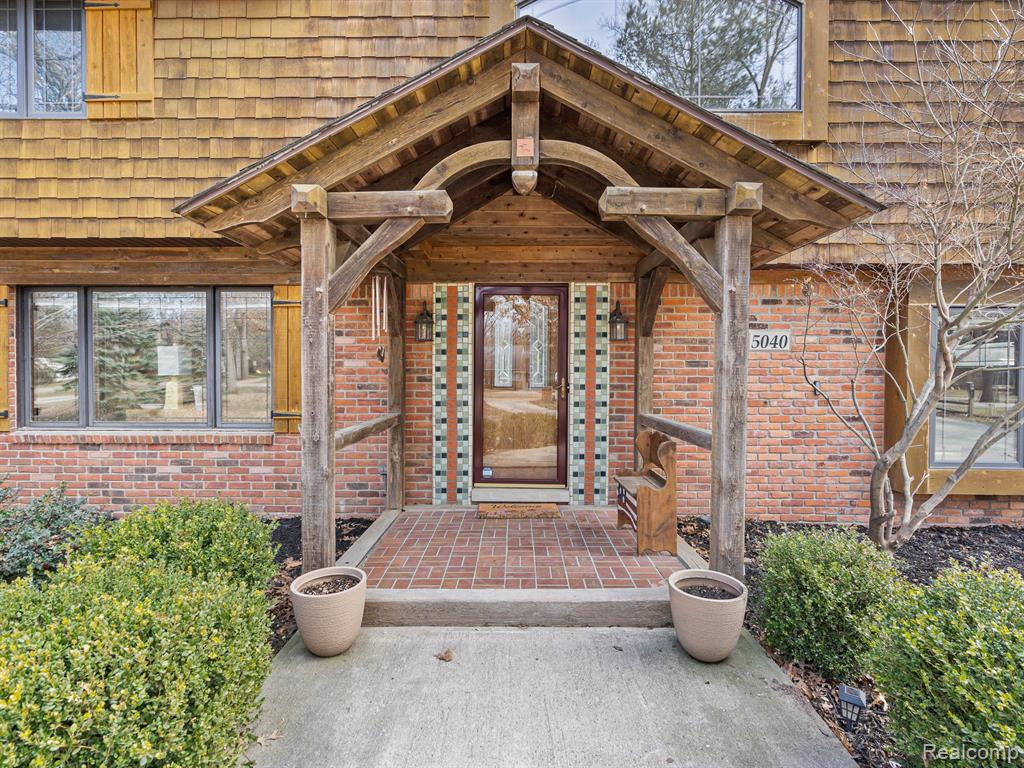 5040 EAGLE Road, White Lake, MI 48383 — Photo 2