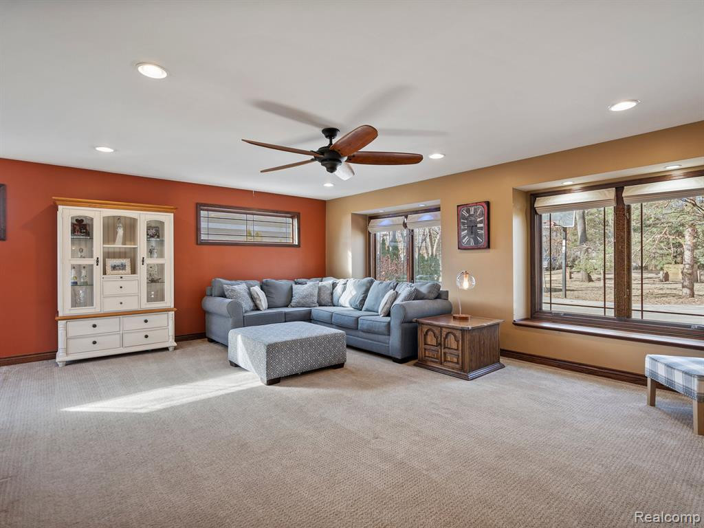5040 EAGLE Road, White Lake, MI 48383 — Photo 11