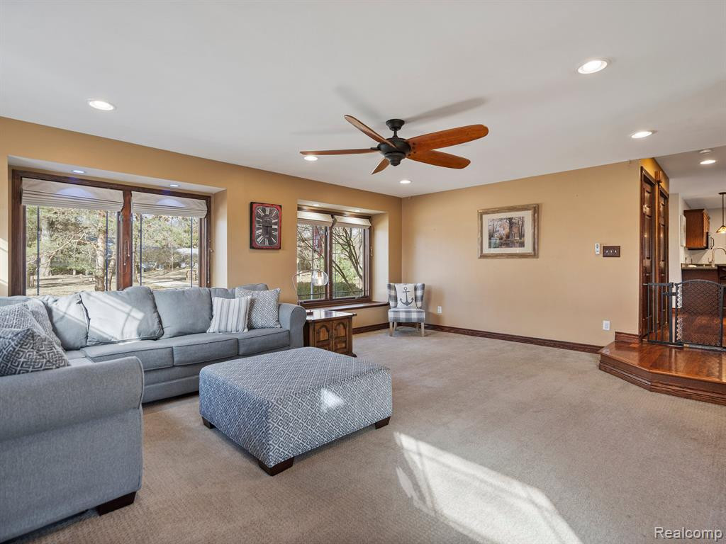 5040 EAGLE Road, White Lake, MI 48383 — Photo 14