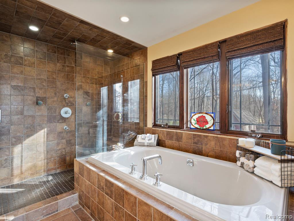 5040 EAGLE Road, White Lake, MI 48383 — Photo 38