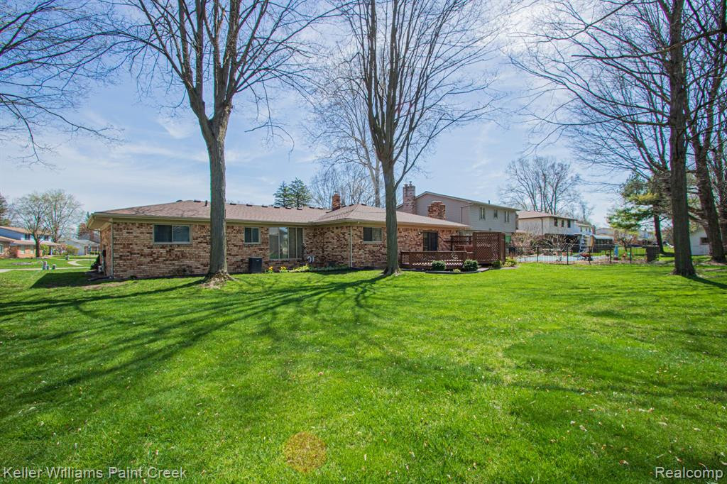 47501 LIBERTY Drive, Shelby Twp, MI 48315 — Photo 33