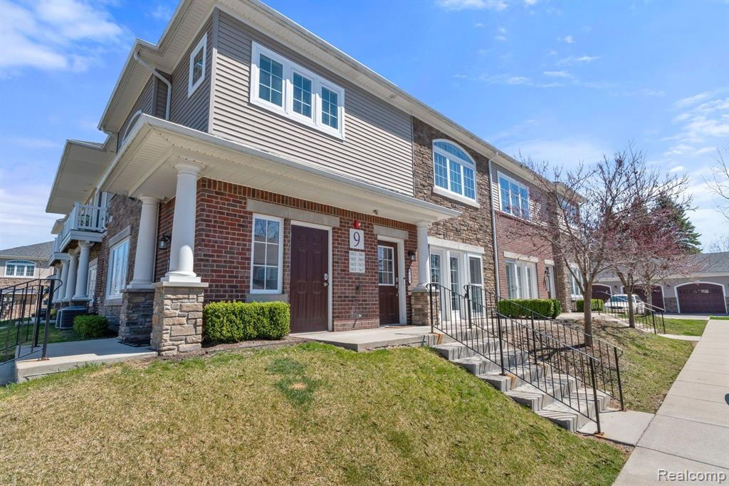 5613 ARBOR CHASE Drive, Ann Arbor, MI 48103 — Photo 2