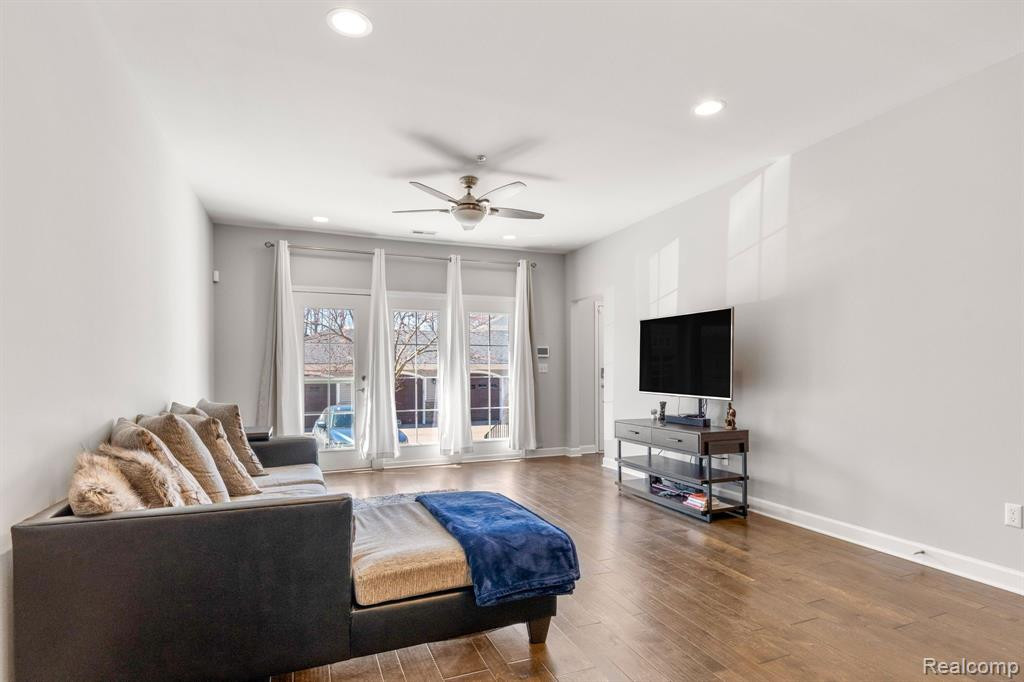 5613 ARBOR CHASE Drive, Ann Arbor, MI 48103 — Photo 8