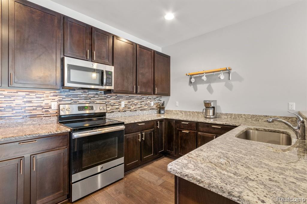 5613 ARBOR CHASE Drive, Ann Arbor, MI 48103 — Photo 18
