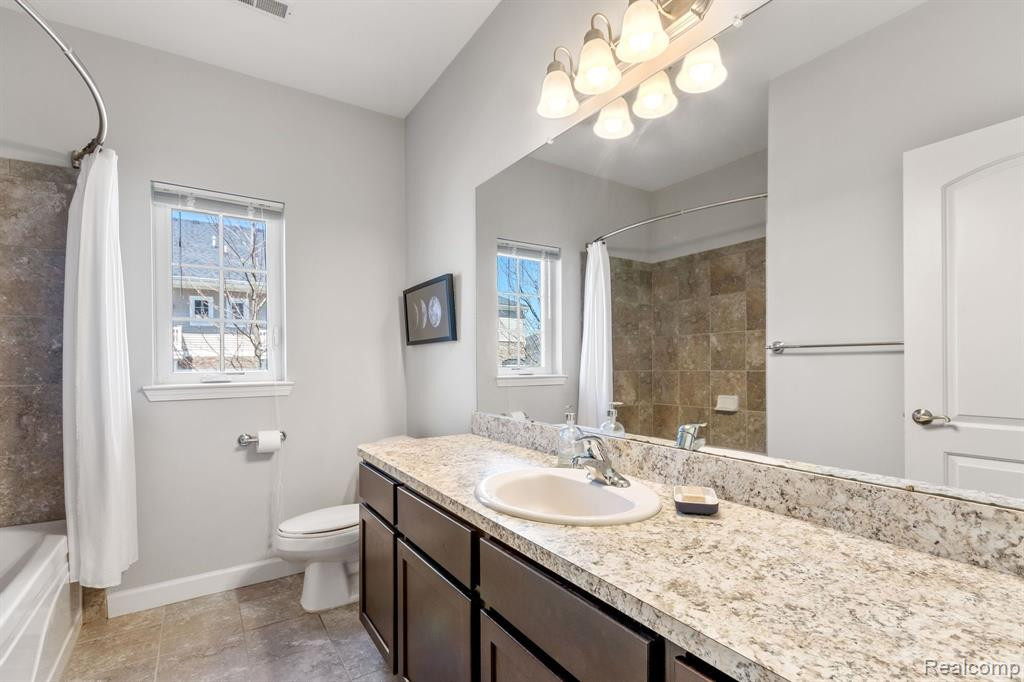 5613 ARBOR CHASE Drive, Ann Arbor, MI 48103 — Photo 28