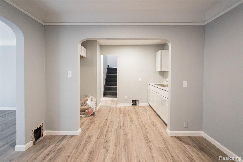 9550 EVERGREEN Avenue, Detroit, MI 48228 — Photo 4