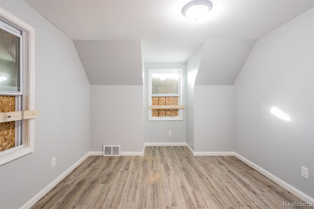 9550 EVERGREEN Avenue, Detroit, MI 48228 — Photo 12