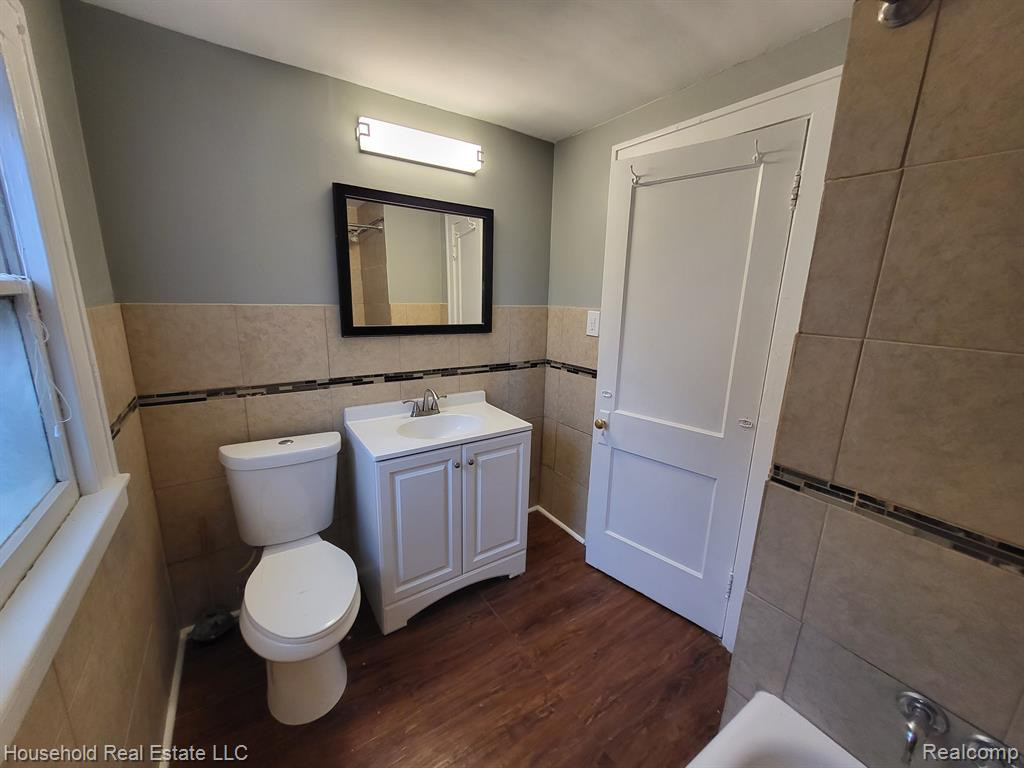 5566 BALFOUR Road, Detroit, MI 48224 — Photo 11