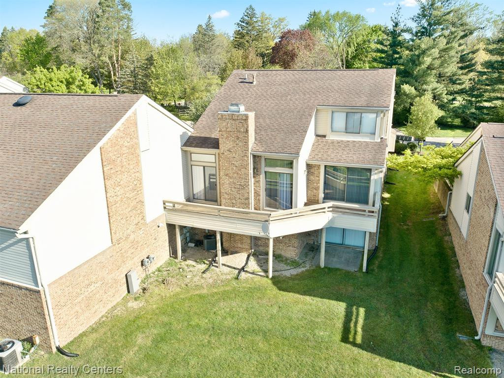 23193 N CHANTICLEER Drive, Southfield, MI 48034 — Photo 2
