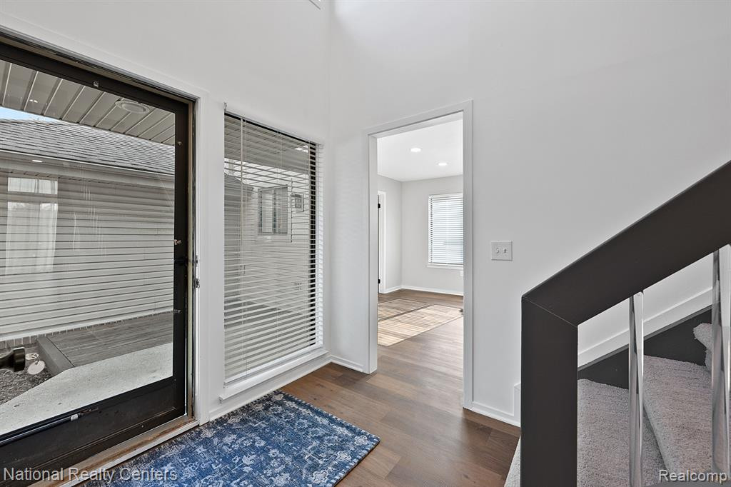 23193 N CHANTICLEER Drive, Southfield, MI 48034 — Photo 5