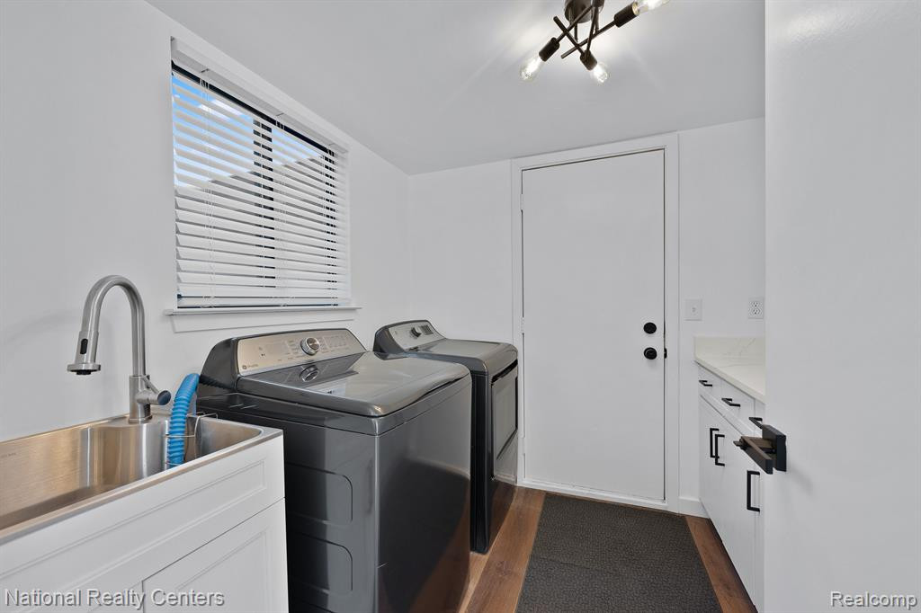 23193 N CHANTICLEER Drive, Southfield, MI 48034 — Photo 19
