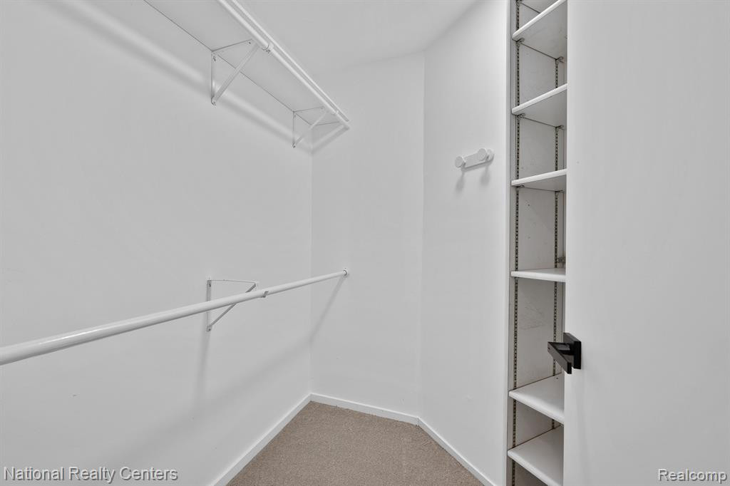 23193 N CHANTICLEER Drive, Southfield, MI 48034 — Photo 25