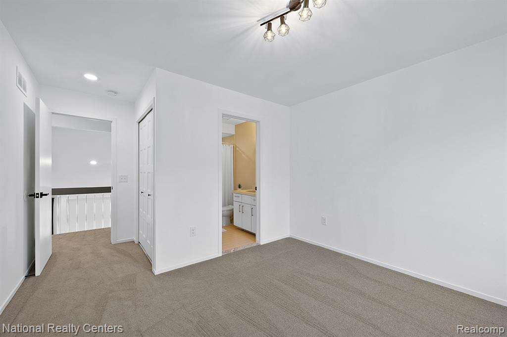 23193 N CHANTICLEER Drive, Southfield, MI 48034 — Photo 30