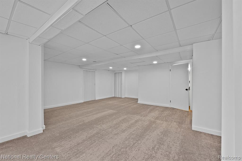23193 N CHANTICLEER Drive, Southfield, MI 48034 — Photo 35