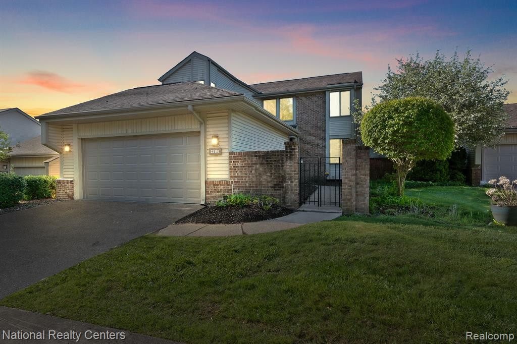 23193 N CHANTICLEER Drive, Southfield, MI 48034 — Photo 42