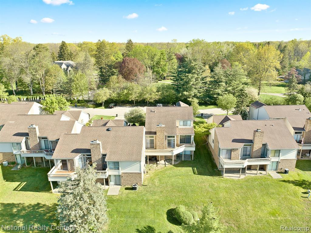23193 N CHANTICLEER Drive, Southfield, MI 48034 — Photo 45
