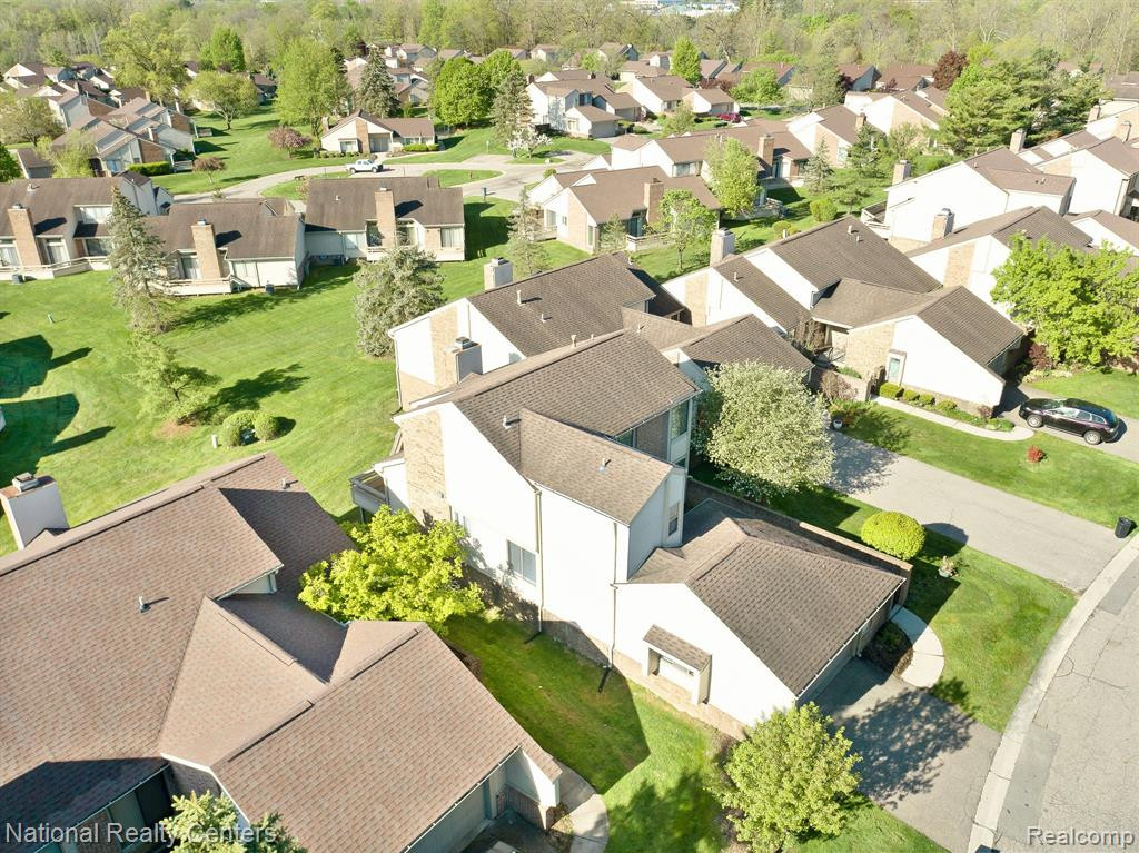 23193 N CHANTICLEER Drive, Southfield, MI 48034 — Photo 46