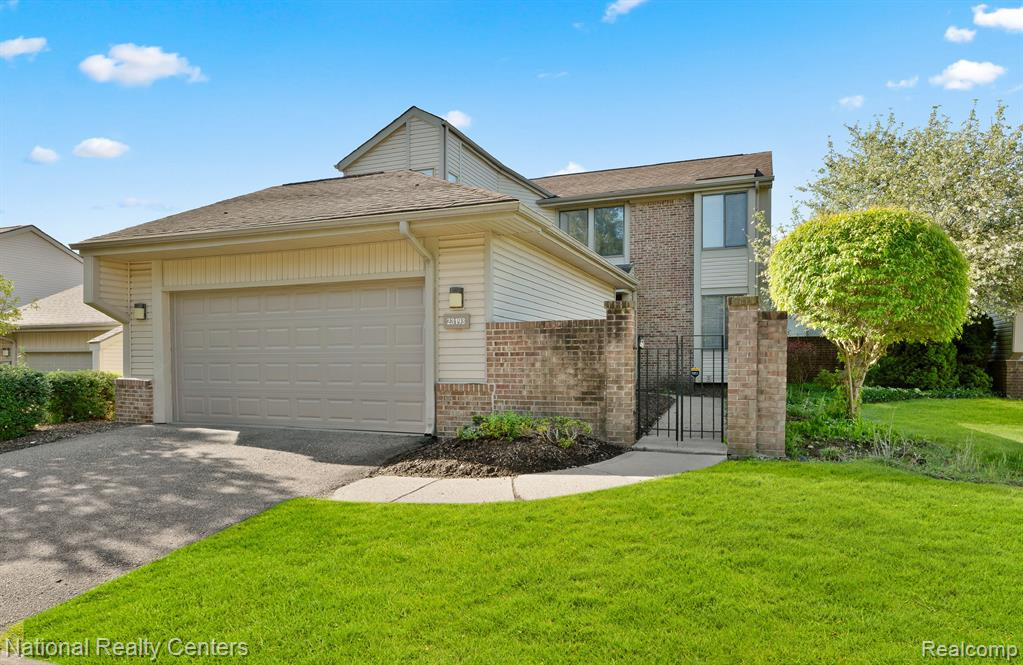 23193 N CHANTICLEER Drive, Southfield, MI 48034 — Photo 49