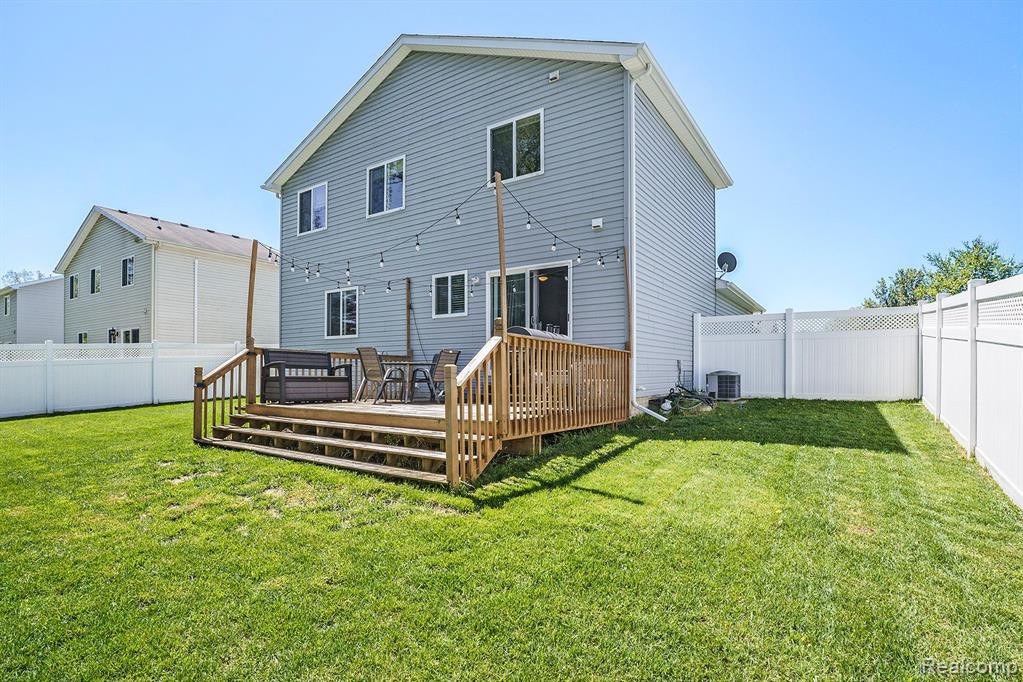 50 FOUNTAIN PARK Drive, Waterford, MI 48327 — Photo 13