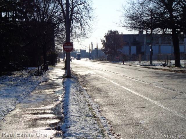 2738 ROSA PARKS BLVD, Detroit, MI 48216 — Photo 11