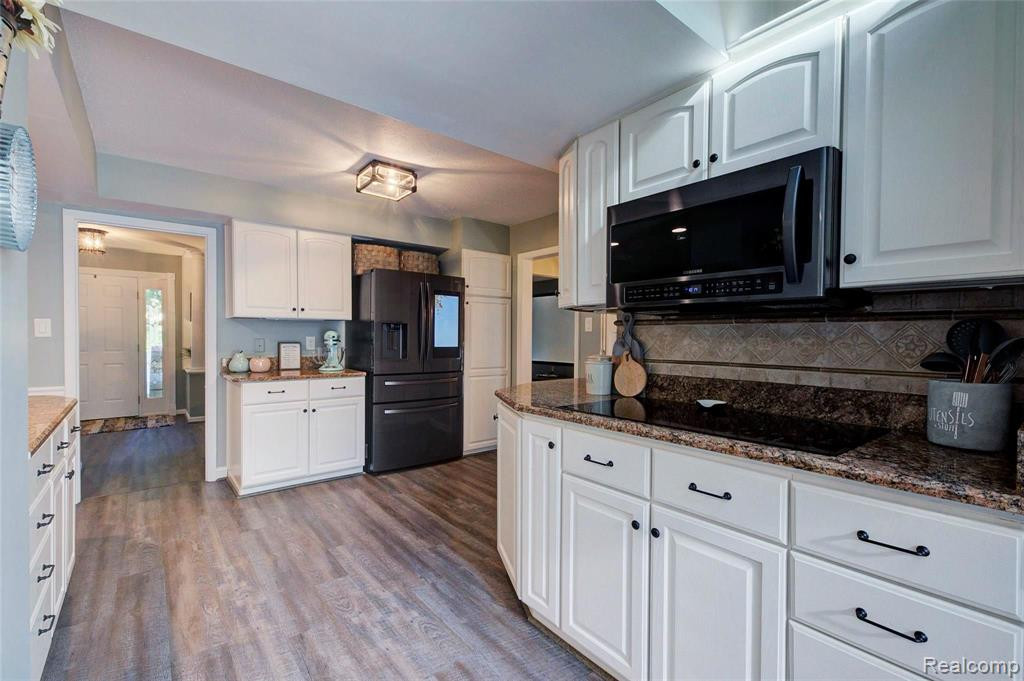 7312 BIRCKLAN Drive, Canton, MI 48187 — Photo 17