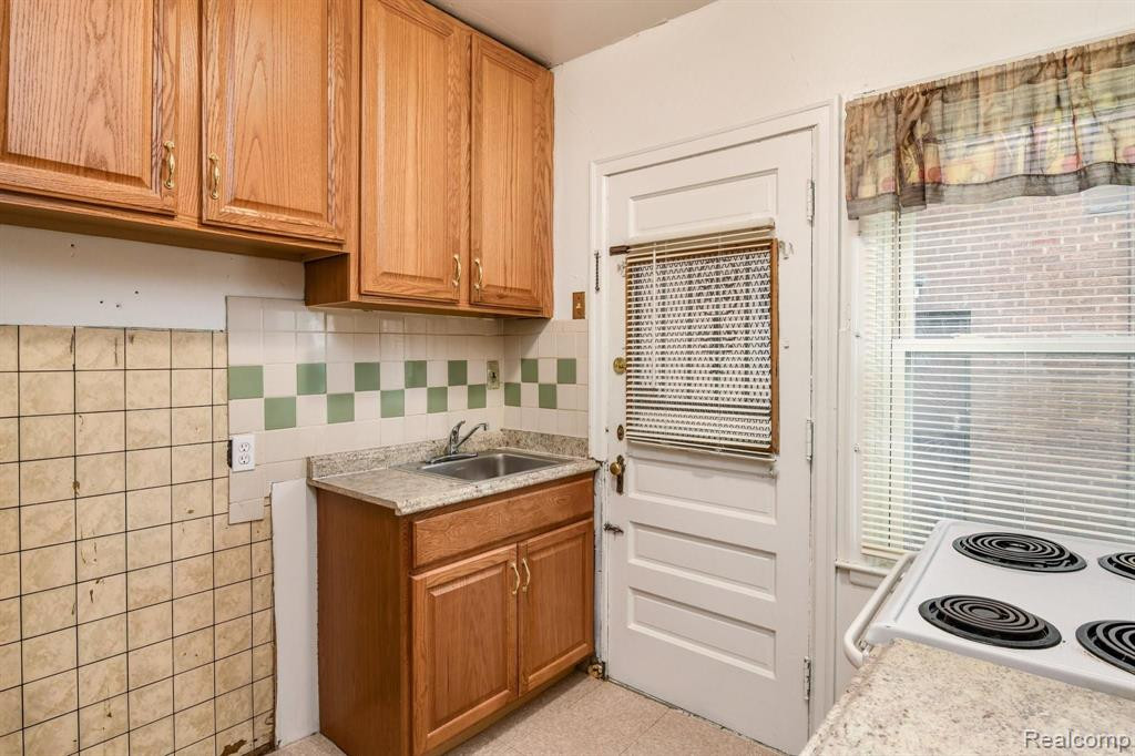 4103 BEDFORD Street, Detroit, MI 48224 — Photo 10