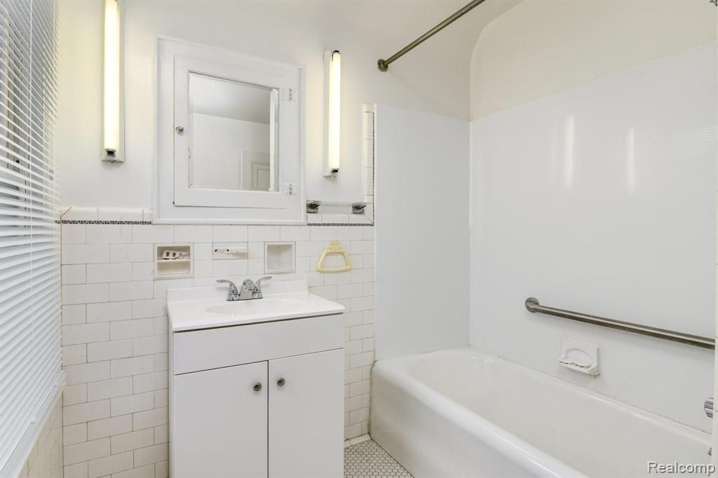 4103 BEDFORD Street, Detroit, MI 48224 — Photo 17