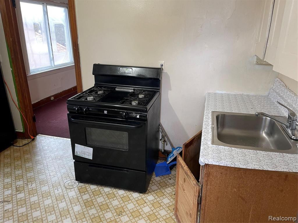 5158 TALBOT Street, Hamtramck, MI 48212 — Photo 7