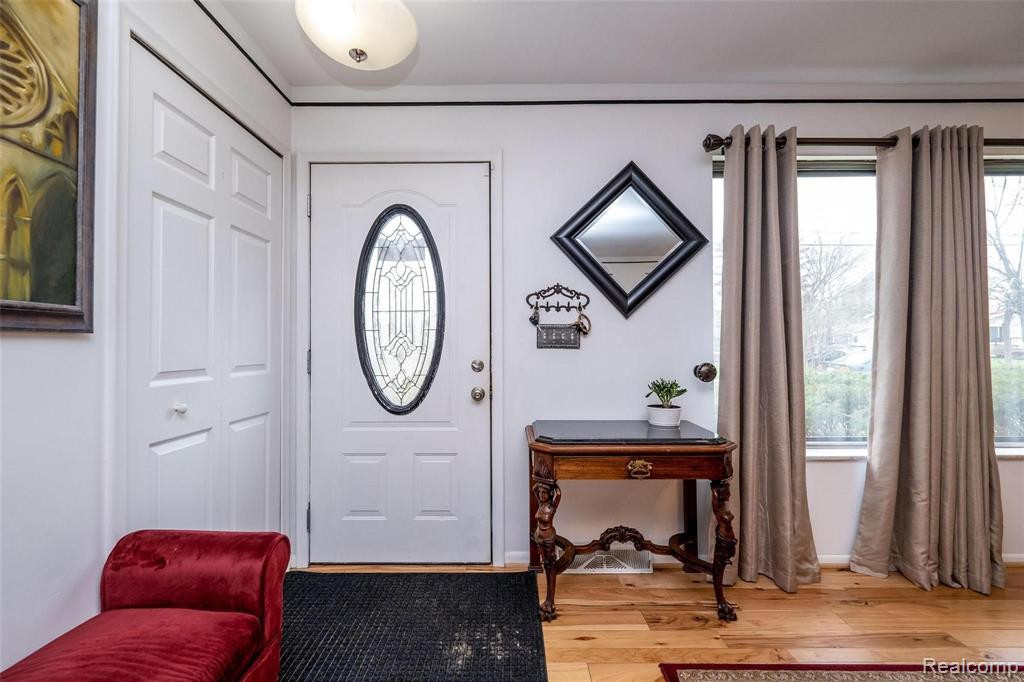 1075 LALOND Avenue, Waterford, MI 48327 — Photo 5