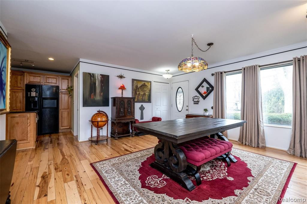 1075 LALOND Avenue, Waterford, MI 48327 — Photo 6