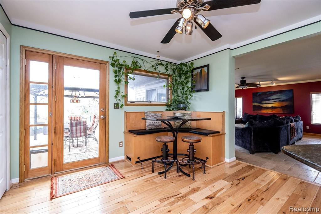 1075 LALOND Avenue, Waterford, MI 48327 — Photo 12