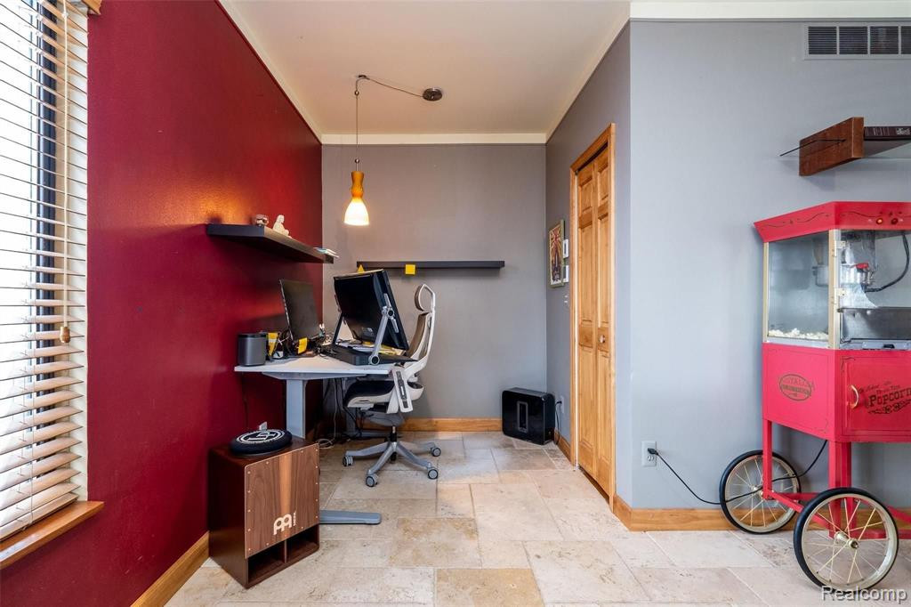 1075 LALOND Avenue, Waterford, MI 48327 — Photo 17