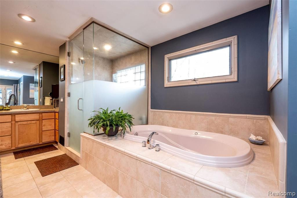 1075 LALOND Avenue, Waterford, MI 48327 — Photo 28