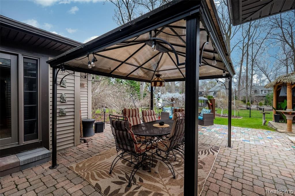 1075 LALOND Avenue, Waterford, MI 48327 — Photo 42