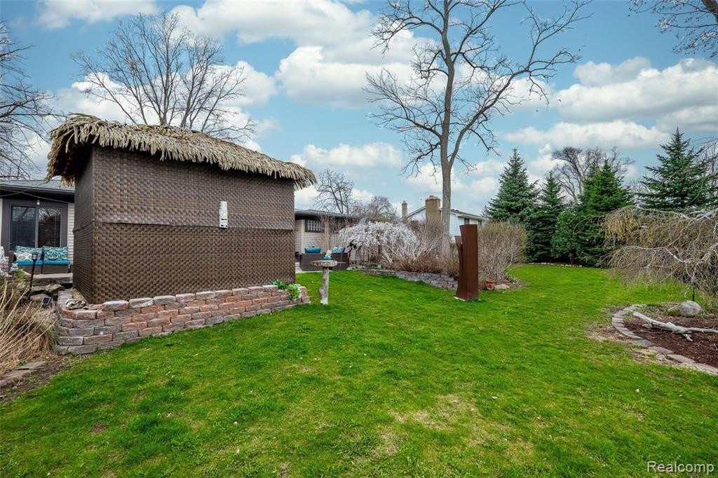 1075 LALOND Avenue, Waterford, MI 48327 — Photo 47