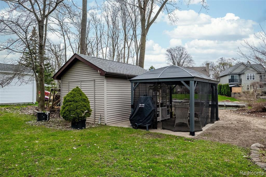 1075 LALOND Avenue, Waterford, MI 48327 — Photo 52