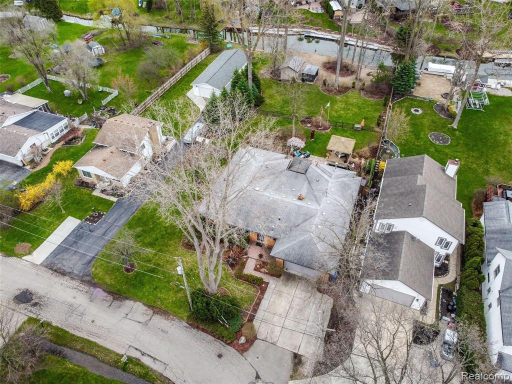 1075 LALOND Avenue, Waterford, MI 48327 — Photo 56