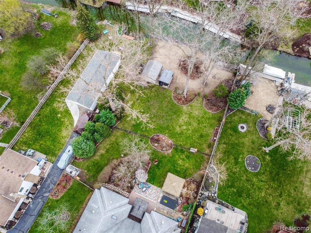 1075 LALOND Avenue, Waterford, MI 48327 — Photo 57