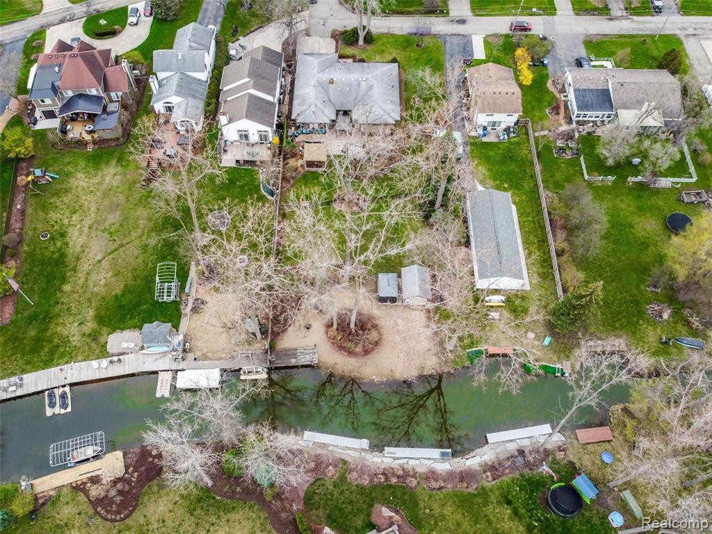 1075 LALOND Avenue, Waterford, MI 48327 — Photo 58