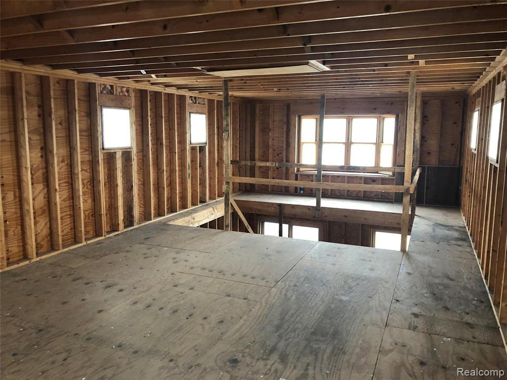 9 WALNUT Street, Wyandotte, MI 48192 — Photo 6