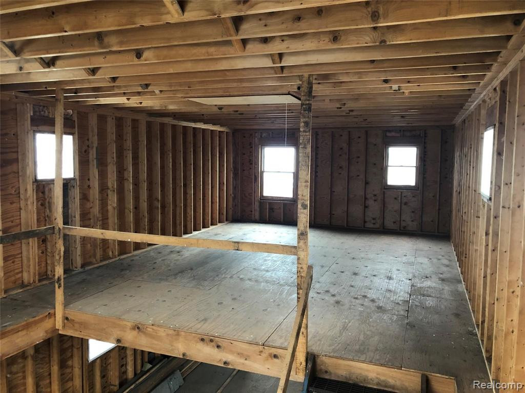 9 WALNUT Street, Wyandotte, MI 48192 — Photo 7