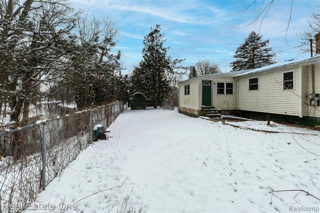 5250 E ALLEN Road, Webberville, MI 48892 — Photo 8