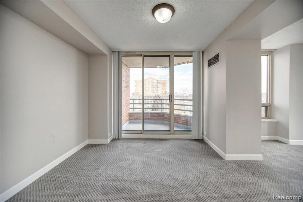 3320 Spinnaker Lane, 4C, Detroit, MI 48207 — Photo 3
