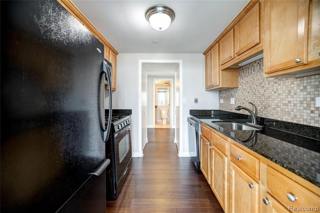 3320 Spinnaker Lane, 4C, Detroit, MI 48207 — Photo 15